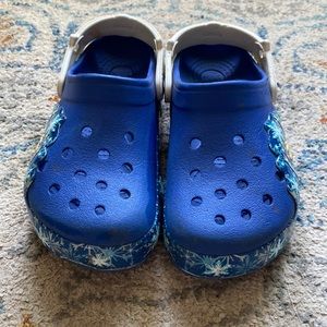 Girls frozen crocs